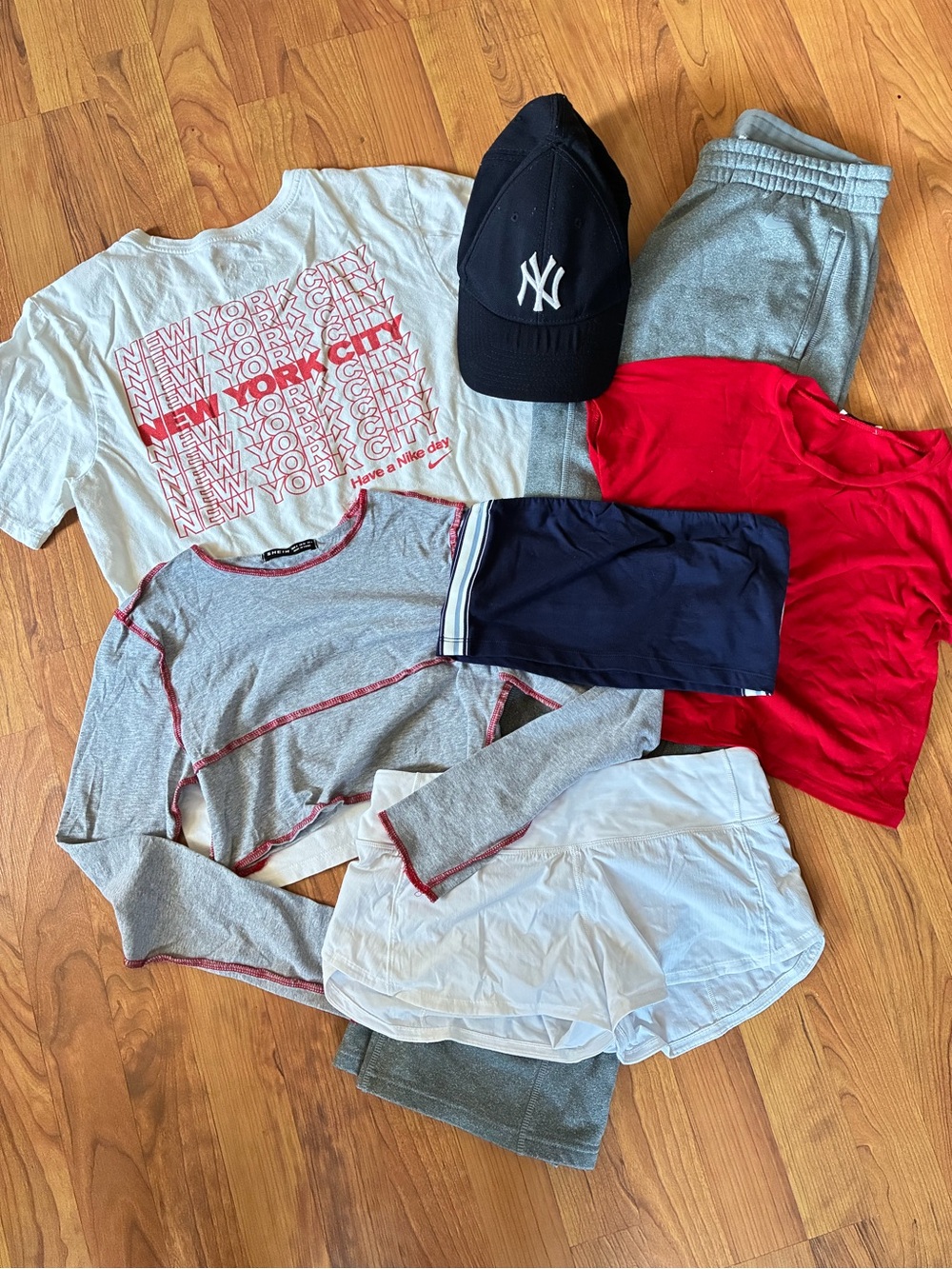 8 Pc Athleisure Bundle Nike NYC Tee Aerie Lounge Yoga Gym Travel Capsule Small - Picture 8 of 12